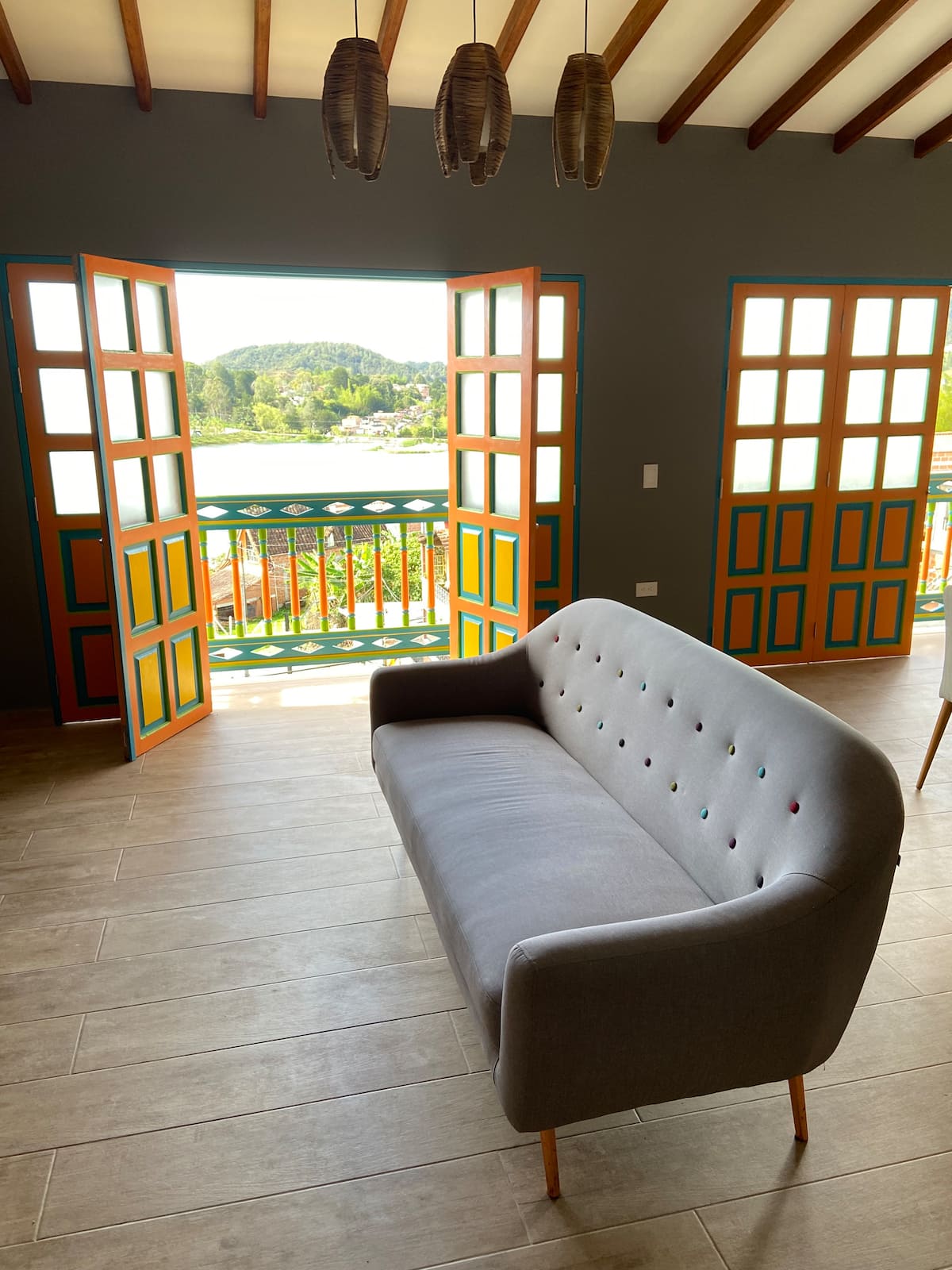 Balcones de la pradera by Hope
